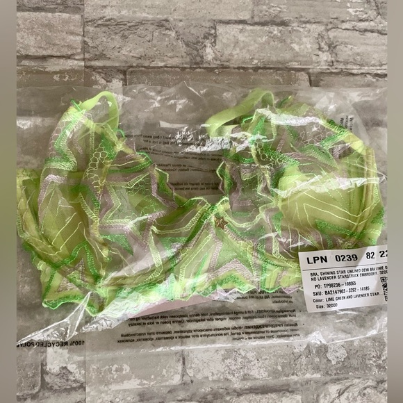 SAVAGE X FENTY: Shining Star Unlined Demi Bra - Picture 5 of 9